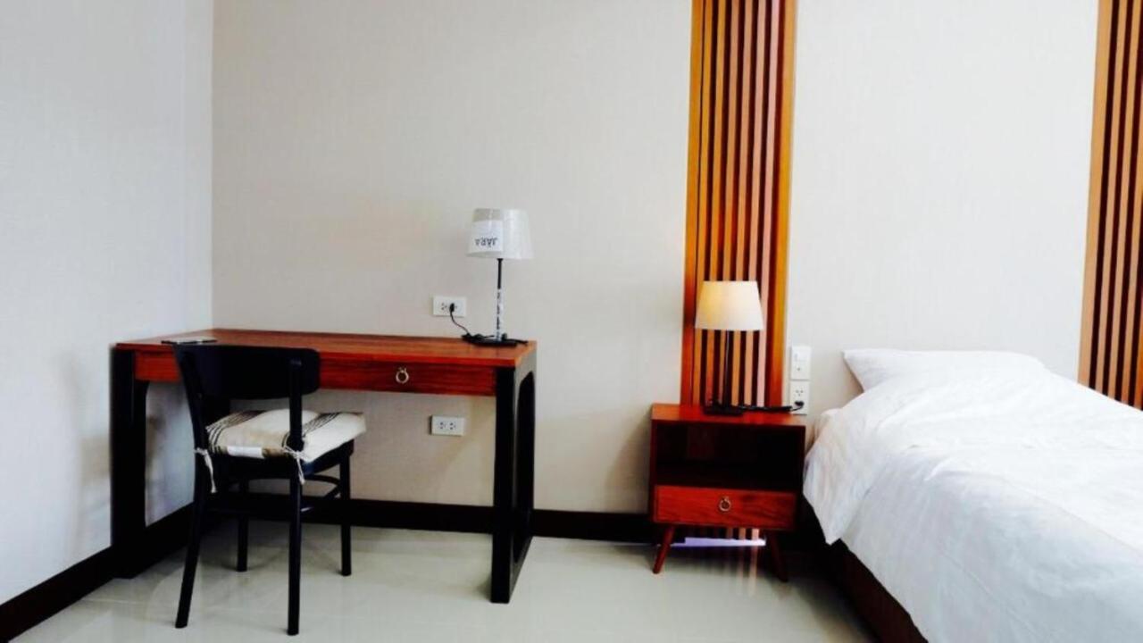Room58 Bangkok Exterior photo