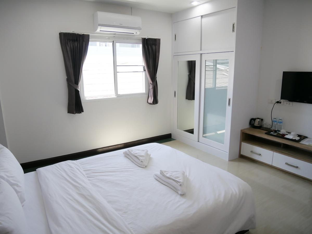 Room58 Bangkok Exterior photo
